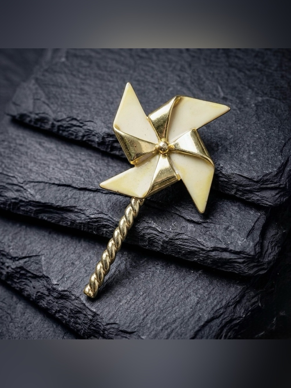 Vintage 80s AJC Articulated Kinetic Pinwheel Gold Tone Whimsical Brooch